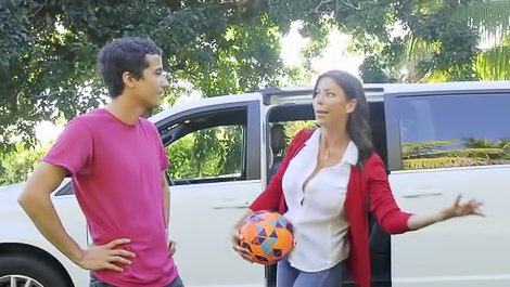 Soccer mom drilled by a hung teen