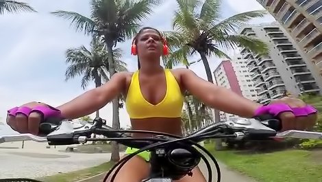 Chocolate chick adores anal sex