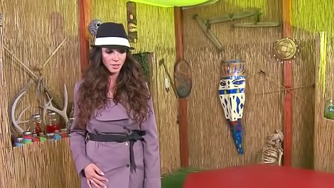 Babe in big hat gets banged wildly