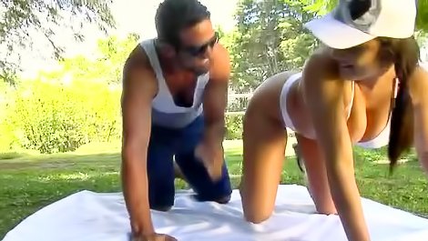 Awesome sex uner the big tree