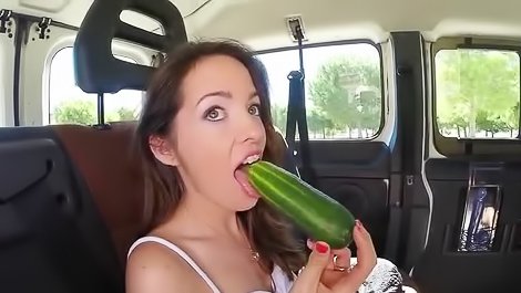Latina chick gets fucked in the car
